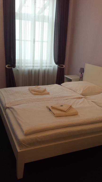 Penzion U Lucerny Hotel Jindrichuv Hradec Room photo